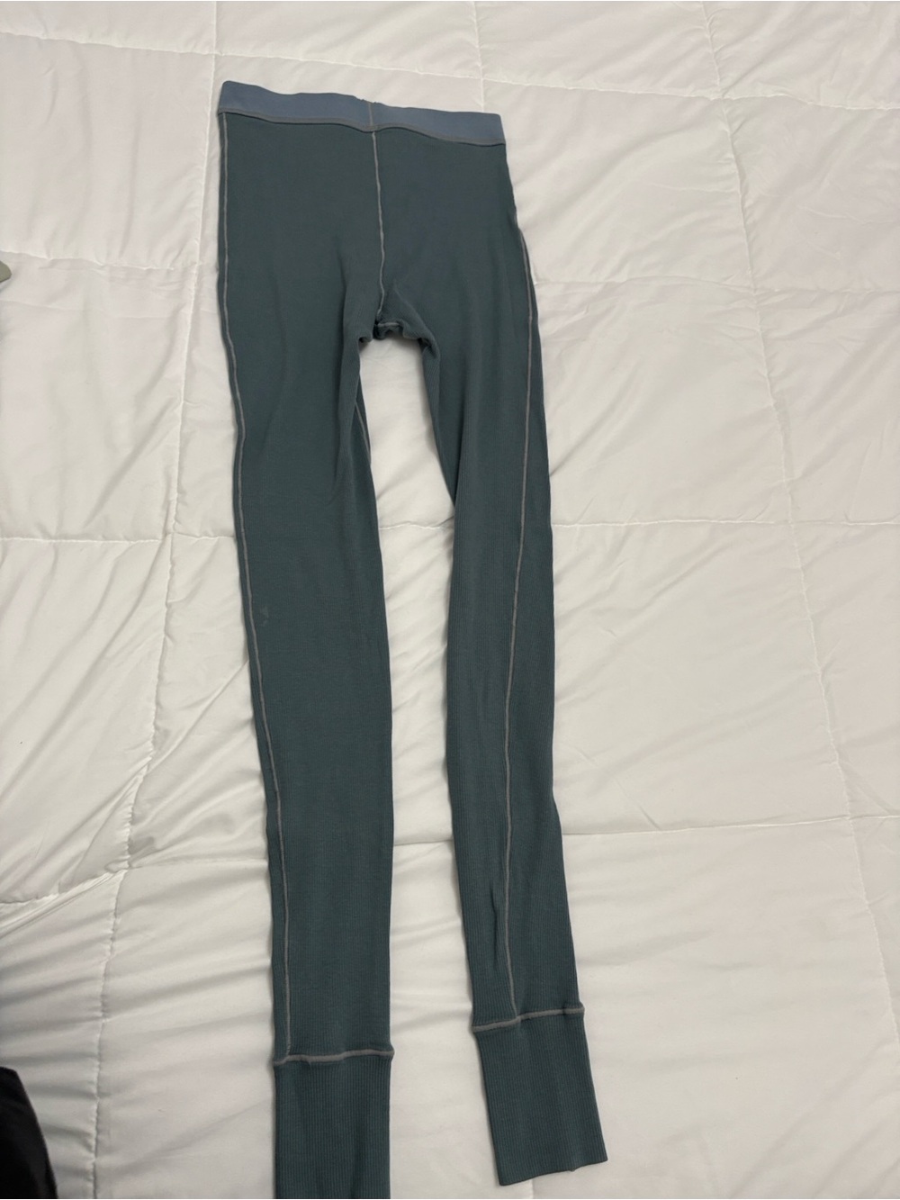 2 Skims Thermal Base Layer Leggings in Teal & Green